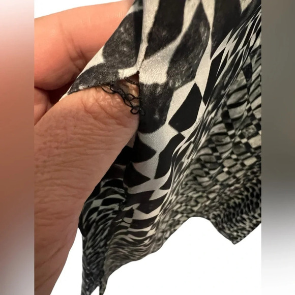 Michael Kors Women’s Size Med Grey Black White Geo Maxi Dress Slits Tie Waist - Picture 5 of 9